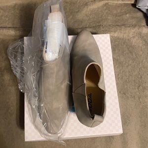 Soda shoes bootie boots brand new tan color